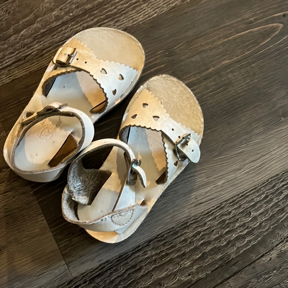 Size 6 sandals for toddler